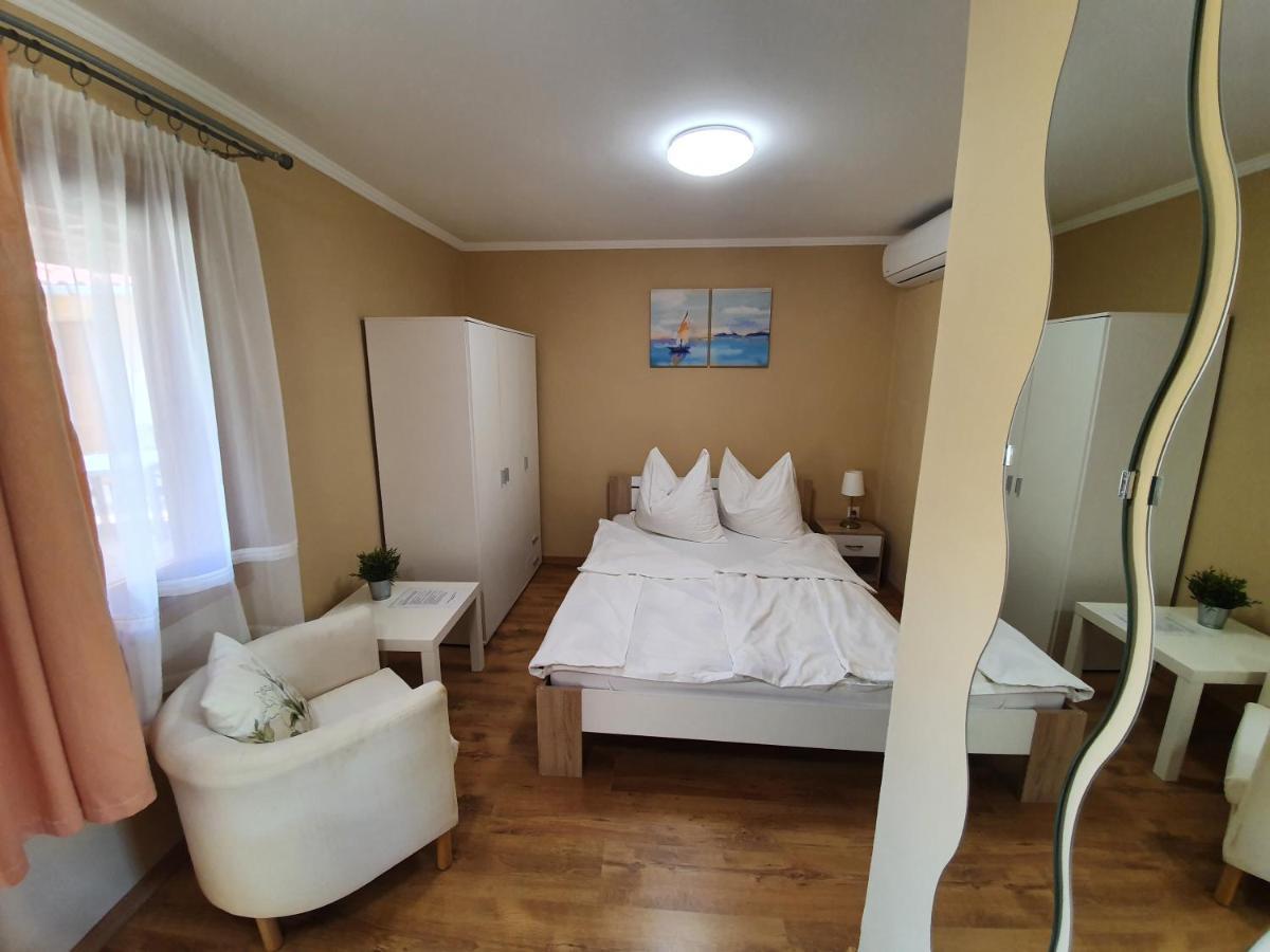 Apartamento Muskátlis Ház Balatonlelle Exterior foto